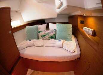 Chartern Sie segelboot in Nea Peramos - Sun Odyssey 519 -  5 cabs