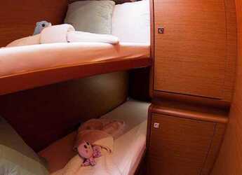 Chartern Sie segelboot in Nea Peramos - Sun Odyssey 519 -  5 cabs