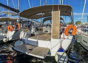 Chartern Sie segelboot in Nea Peramos - Sun Odyssey 519 -  5 cabs