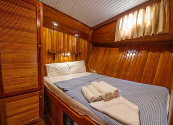 Rent a schooner in Nidri Marine - Gulet