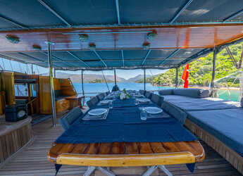 Rent a schooner in Nidri Marine - Gulet