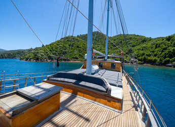 Rent a schooner in Nidri Marine - Gulet