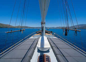 Rent a schooner in Nidri Marine - Gulet