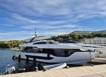 Rent a yacht in Marina Mandalina - Azimut Grande 26M