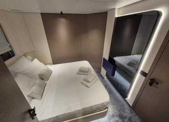 Rent a yacht in Marina Mandalina - Azimut Grande 26M