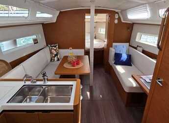 Rent a sailboat in Marina Polesana - Sun Odyssey 380 - 3 cab.