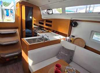 Rent a sailboat in Marina Polesana - Sun Odyssey 380 - 3 cab.