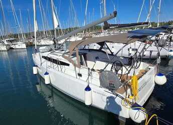 Rent a sailboat in Marina Polesana - Sun Odyssey 380 - 3 cab.