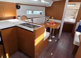 Rent a sailboat in Marina Polesana - Sun Odyssey 380 - 3 cab.