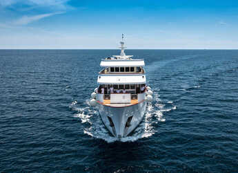 Rent a yacht in Split West Harbour - Motoryacht Yolo