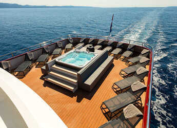 Rent a yacht in Split West Harbour - Motoryacht Yolo