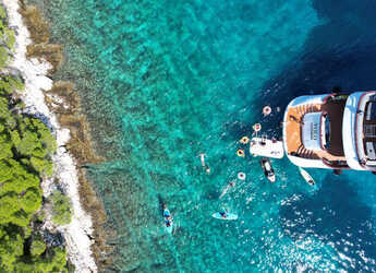 Rent a yacht in Split West Harbour - Motoryacht Yolo
