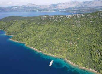 Rent a yacht in Split West Harbour - Motoryacht Yolo