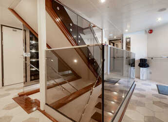 Rent a yacht in Split West Harbour - Motoryacht Yolo