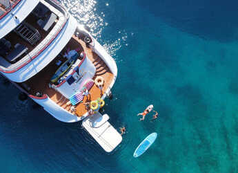 Rent a yacht in Split West Harbour - Motoryacht Yolo