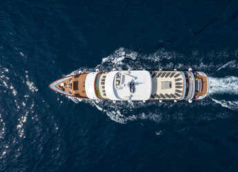 Rent a yacht in Split West Harbour - Motoryacht Yolo