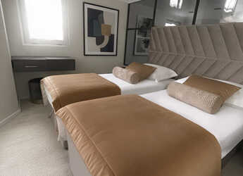 Rent a yacht in Split West Harbour - Motoryacht Premier