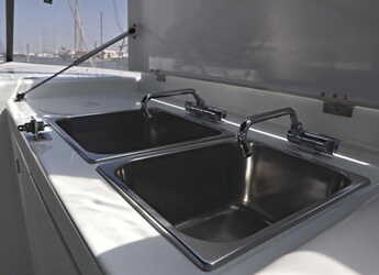 Chartern Sie segelboot in Nea Peramos - Sun Loft 47 - 6 + 1 cab.