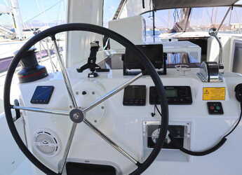 Chartern Sie segelboot in Nea Peramos - Sun Loft 47 - 6 + 1 cab.