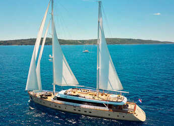 Noleggiare sailboat in Split West Harbour - Luxury Motor Sailer M