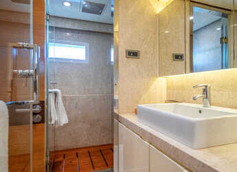 Rent a yacht in Split West Harbour - Motoryacht