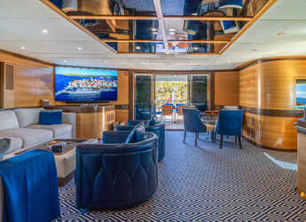 Rent a yacht in Split West Harbour - Motoryacht