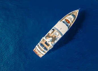 Rent a yacht in Split West Harbour - Motoryacht