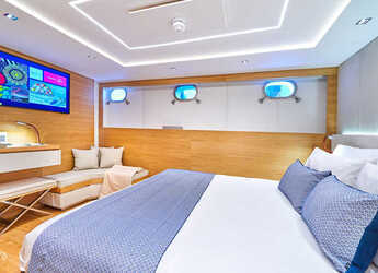 Rent a yacht in Split West Harbour - ICY 55