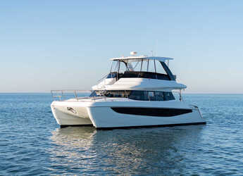 Chartern Sie motorkatamaran in Marina di Cagliari - Aquila 42