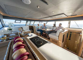 Chartern Sie motorkatamaran in Marina di Cagliari - Aquila 42