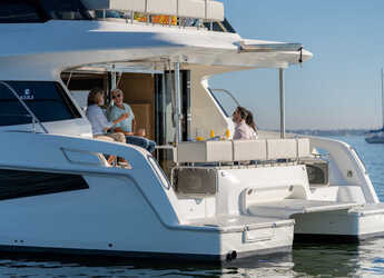 Chartern Sie motorkatamaran in Marina di Cagliari - Aquila 42