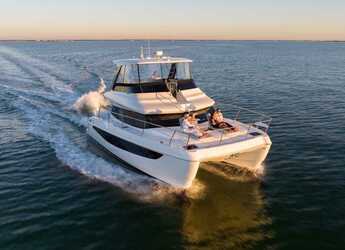 Chartern Sie motorkatamaran in Marina di Cagliari - Aquila 42
