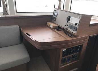 Alquilar catamarán en San Teodoro - Lagoon 42