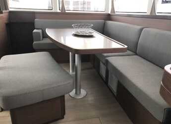 Alquilar catamarán en San Teodoro - Lagoon 42