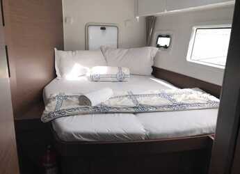 Alquilar catamarán en San Teodoro - Lagoon 42