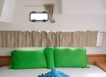 Alquilar catamarán en San Teodoro - Lagoon 42