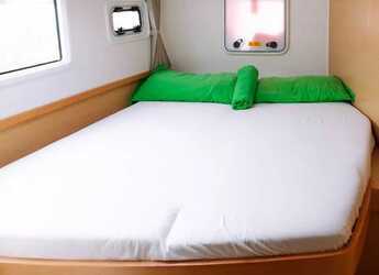 Alquilar catamarán en San Teodoro - Lagoon 42