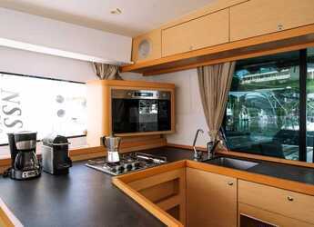 Alquilar catamarán en San Teodoro - Lagoon 42