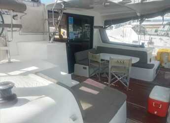 Alquilar catamarán en San Teodoro - Lagoon 42