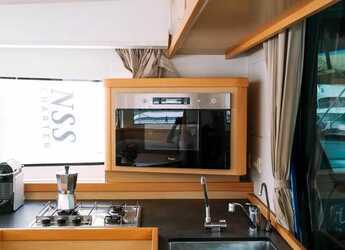 Alquilar catamarán en San Teodoro - Lagoon 42