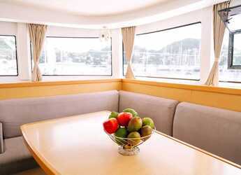 Alquilar catamarán en San Teodoro - Lagoon 42