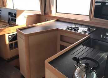 Alquilar catamarán en San Teodoro - Lagoon 42