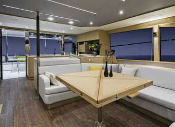 Noleggiare power catamaran in Split West Harbour - Aquila 54 - 4 + 2 cab.