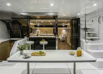 Noleggiare power catamaran in Split West Harbour - Aquila 54 - 4 + 2 cab.