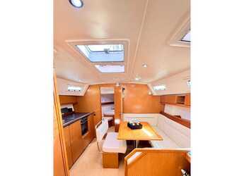 Rent a sailboat in Kavala - Marina Perigialiou - Bavaria 40 Cruiser