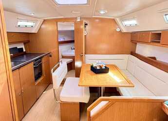 Rent a sailboat in Kavala - Marina Perigialiou - Bavaria 40 Cruiser