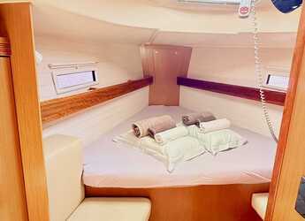 Rent a sailboat in Kavala - Marina Perigialiou - Bavaria 40 Cruiser