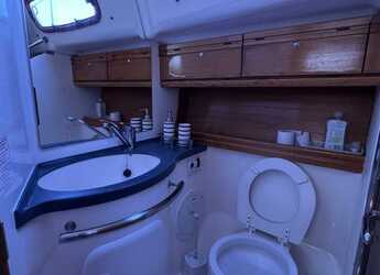 Rent a sailboat in Kavala - Marina Perigialiou - Bavaria 39 Cruiser