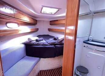 Rent a sailboat in Kavala - Marina Perigialiou - Bavaria 39 Cruiser