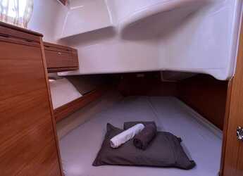 Rent a sailboat in Kavala - Marina Perigialiou - Bavaria 39 Cruiser